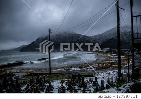 冬の日本海風景 冬の日本海風景 127997511