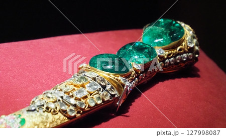 トルコ トプカプ宮殿 宝物館 短剣 127998087