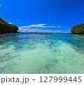 バリ島のパダンバイにある綺麗な青い海 バリ島のパダンバイにある綺麗な青い海 127999445