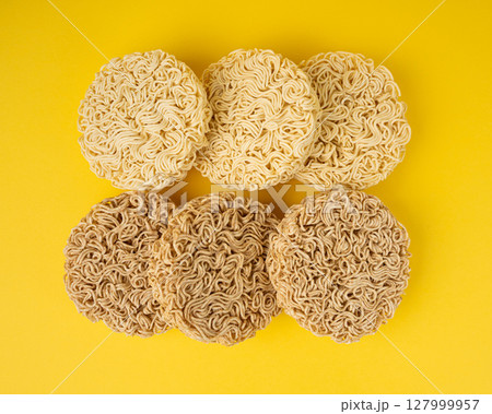 Raw Noodles, Dry Round Ramen Noodle, Uncooked Korea Vermicelli, Chinese Wheat Pasta Raw Noodles, Dry Round Ramen Noodle, Uncooked Korea Vermicelli, Chinese Wheat Pasta 127999957