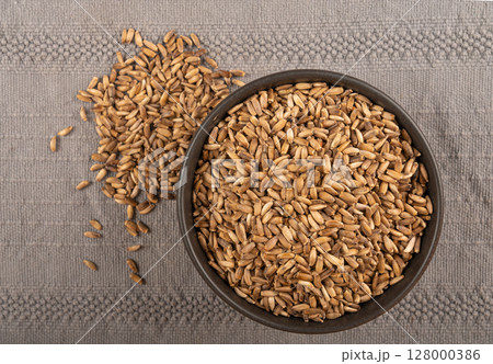 Milk thistle seeds, silybum marianum grains, dry blessed milkthistle fruits, variegated thistle kernels Milk thistle seeds, silybum marianum grains, dry blessed milkthistle fruits, variegated thistle kernels 128000386