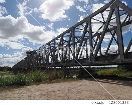 構造の詩 ― Burdekin Bridge 鉄の輪郭と空の対話 構造の詩 ― Burdekin Bridge 鉄の輪郭と空の対話 128001328
