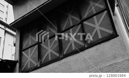 災害対策した窓ガラス 128001984