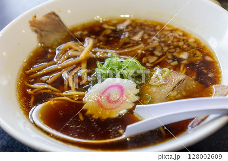しょうゆラーメン 128002609