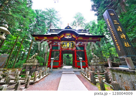 初夏の三峯神社 128004009
