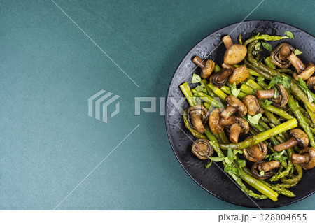 Freshly Grilled Young Asparagus. Freshly Grilled Young Asparagus. 128004655