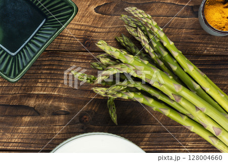 Fresh German asparagus, organic vegetables. 128004660