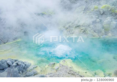 玉川温泉の源泉や岩盤浴場の様子 玉川温泉の源泉や岩盤浴場の様子 128006960