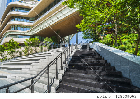 高輪ゲートウェイシティ・リンクピラー1の都市風景【東京都・港区】 高輪ゲートウェイシティ・リンクピラー1の都市風景【東京都・港区】 128009065