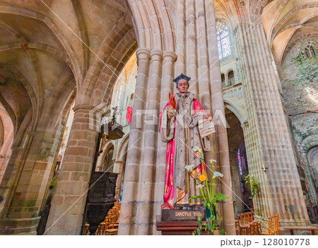 Saint Tugdual cathedral, Treguier, brittany, france 128010778