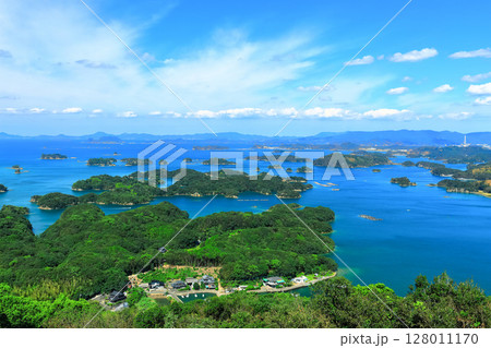 【長崎県】晴天下の九十九島（佐世保 船越） 128011170