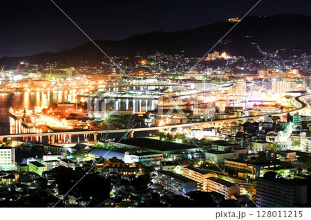【長崎県】天神山展望台から見た佐世保港の夜景 128011215