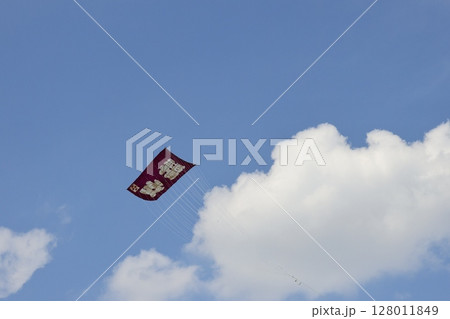 埼玉県春日部市の大凧上げの風景 128011849