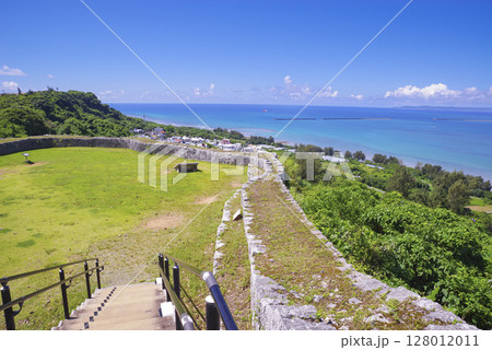 世界遺産の勝連城 128012011