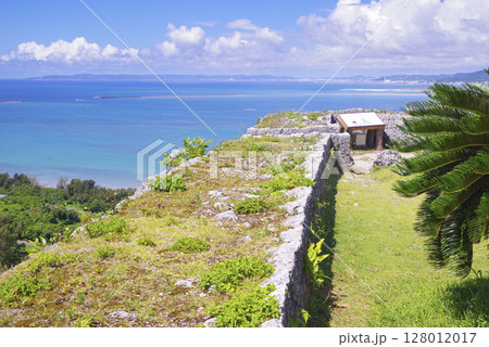 世界遺産の勝連城 128012017