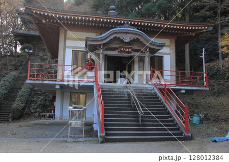 愛媛県西条市「西山興隆寺」大師堂 128012384