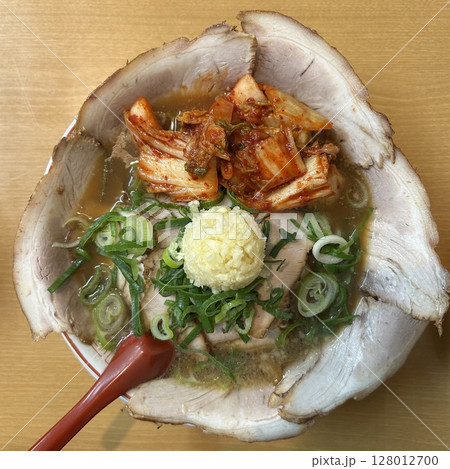 『キムチ×チャーシューラーメン』ニンニクたっぷりスタミナラーメン 『キムチ×チャーシューラーメン』ニンニクたっぷりスタミナラーメン 128012700
