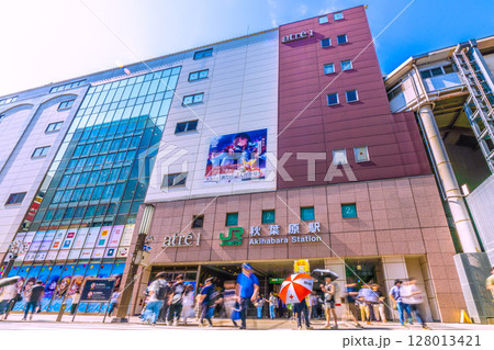 日本の東京都市景観7月。インバウンド続く…外国人観光客らで賑わう秋葉原=3日 日本の東京都市景観7月。インバウンド続く…外国人観光客らで賑わう秋葉原=3日 128013421