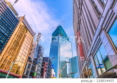 日本の東京都市景観7月3日。日本橋や日本橋一丁目の再開発事業などを望む。新時代に… 128014455