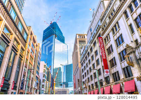 日本の東京都市景観7月3日。日本橋や日本橋一丁目の再開発事業などを望む。新時代に… 128014495