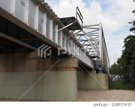 通過と支えの造形 ― Burdekin Bridge 側面構造の記録 通過と支えの造形 ― Burdekin Bridge 側面構造の記録 128015435