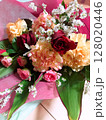 赤い花束 128020446