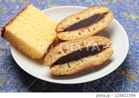 どら焼き どら焼き 128022399