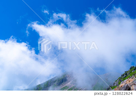 【夏山登山】夏の乗鞍岳の登山風景【長野県】 【夏山登山】夏の乗鞍岳の登山風景【長野県】 128022624