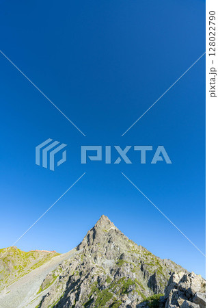 【山岳素材】初秋の槍ヶ岳と東鎌尾根【長野県】 【山岳素材】初秋の槍ヶ岳と東鎌尾根【長野県】 128022790