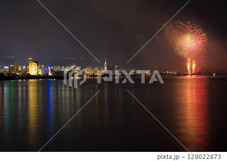 別府の夏花火（大分県別府市） 128022873