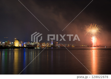 別府の夏花火（大分県別府市） 128022878