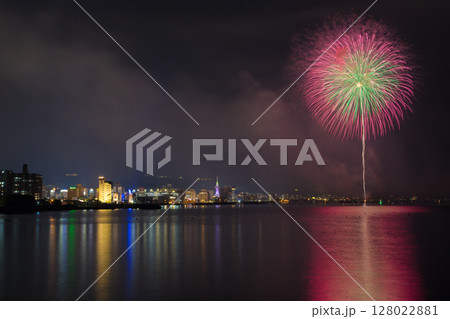 別府の夏花火（大分県別府市） 128022881