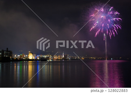 別府の夏花火（大分県別府市） 128022883