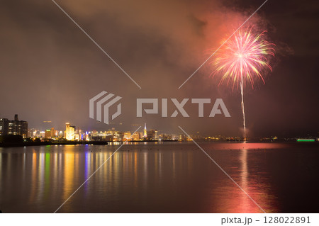 別府の夏花火(大分県別府市) 別府の夏花火(大分県別府市) 128022891
