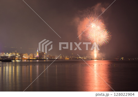 別府の夏花火（大分県別府市） 128022904