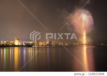 別府の夏花火（大分県別府市） 128022906