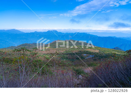【山岳素材】初秋の頃の天狗原と雲海【長野県】 【山岳素材】初秋の頃の天狗原と雲海【長野県】 128022926