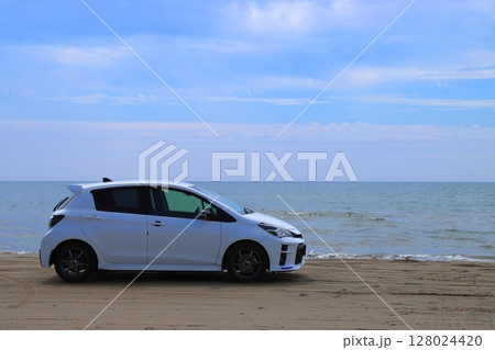 車と海の風景 車と海の風景 128024420