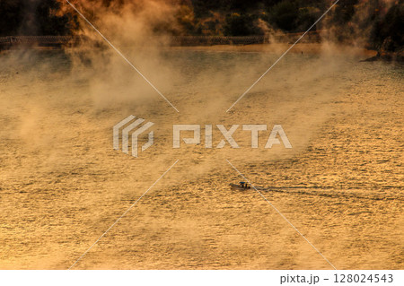 瀬戸内の海霧の名所筆影山展望台からの景色 128024543