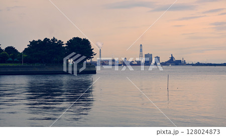 木更津港夕景 128024873