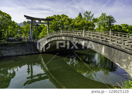 宇和島 和霊神社 鳥居と神幸橋 愛媛県宇和島市 宇和島 和霊神社 鳥居と神幸橋 愛媛県宇和島市 128025120