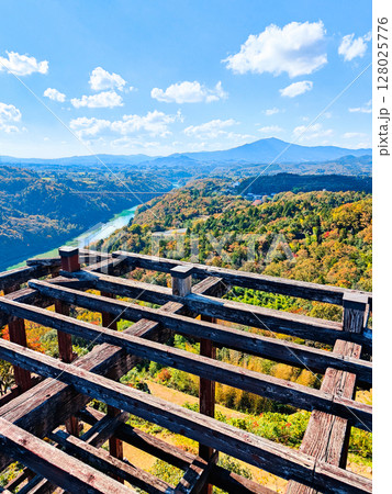 苗木城跡（秋）：天守展望台からの眺め 128025776