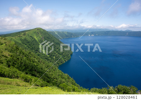日本の北海道のとても美しい摩周湖の景色 128028461