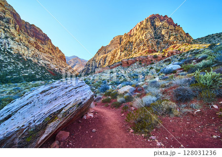 Red Rock Canyon Rugged Cliffs Daytime Eye-Level Perspective 128031236