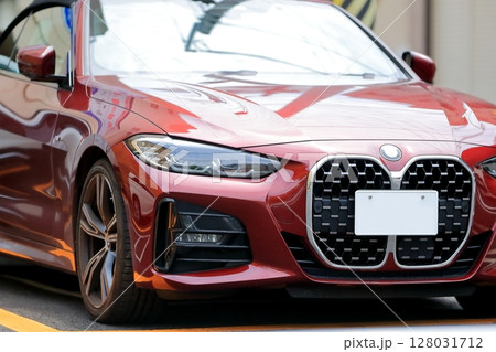 ドイツ製のスポーツカー 128031712