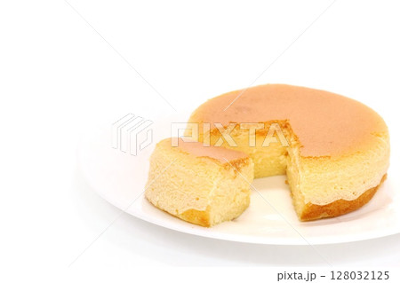 チーズケーキ　カット　断面　明るい背景 128032125