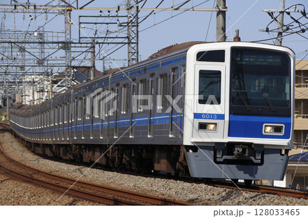 ［SI］西武池袋線6000系電車（各停：東京メトロ有楽町線直通） 128033465