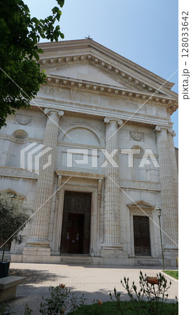 White historical church of San Nicolo in Verona. 128033642