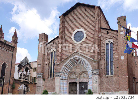 Basilica of Santa Anastasia is an important Catholic place of worship in Verona, Italy. 128033734