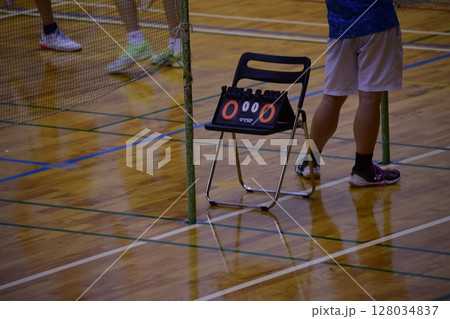 バトミントン、審判、椅子 128034837